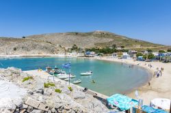 Scorcio di una spiaggia sabbiosa sull'isola di Pserimos, Mare Egeo, Grecia - © Nejdet Duzen / Shutterstock.com