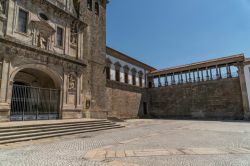 Scorcio di una vecchia chiesa nel centro di Viseu, Portogallo.

