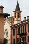 Scorcio fotografico di Menaggio, Lombardia. Uno degli edifici religiosi che si innalzano nel territorio di questo angolo di Lombardia in provincia di Como - © Farida Doctor-Widera / Shutterstock.com ...