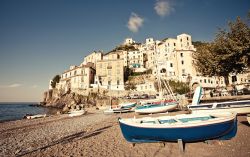 Uno scorcio panoramico della cittadina di Minori, Campania. - © Andrey Bayda / Shutterstock.com