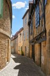 Uno scorcio panoramico nel borgo antico di Domme, Dordogna, Francia. La cittadella è un centro urbano fondato nel Medievo per motivi politici.



