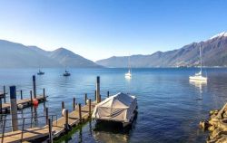 Scorcio panoramico sul Lago Maggiore a Ascona, Svizzera. Panorama su uno dei più bei laghi italiani che ha incantato artisti e personaggi famosi - © LaMiaFotografia / Shutterstock.com ...