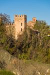 Uno scorcio della torre lungo la fortificazione che circonda l'antica abbazia di Santa Maria a Monteveglio, provincia di Bologna, Emilia Romagna.  - © Fabio Lotti / Shutterstock.com ...