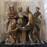 Scultura del battesimo di Sant'Agostino nella cattedrale di Troyes, Francia - © Bennekom / Shutterstock.com