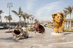 Sculture giganti di Javier Marin nel centro cittadino di Veracruz, Messico - © Gerardo C.Lerner / Shutterstock.com