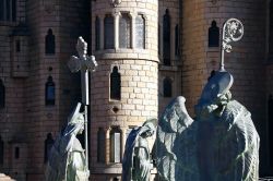Sculture religiose nel palazzo di Gaudì ad Astorga, Spagna. 
