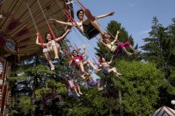 Le Sedie Ballerine, una divertente giostra nel parco divertimenti di Leolandia a Capriate San Gervasio