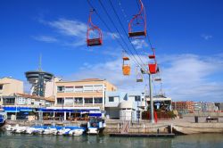 Seggiovia a Palavas les Flots, resort di mare sulla costa della Linguadoca, a sud di Montpellier (Francia).

