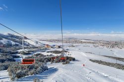 Seggiovia sul Monte Palandoken, Erzurum (Turchia). Questo comprensorio è frequentato dagli appassionati di sci e snowboard.
