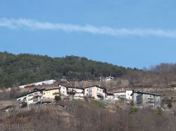 Segonzano, la frazione Teaio (Trentino Alto Adige). Questa graziosa borgata si trova a circa 750 metri dal Comune.
