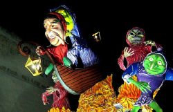La sfilata notturna del  carnevale strianese - ©  GFDL - Wikipedia