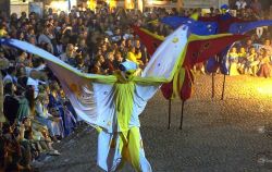 Sfilata in costume alle Feste Medievali di Pontremoli in Toscana - © sito ufficiale