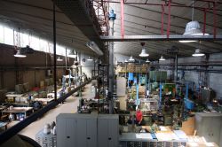 La fabbrica GDE Bertoni, a Paderno Dugnano, dove vengono fabbricati dei famosi trofei sportivi - © Edison Veiga / Shutterstock.com