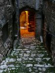 Passeggiata serale nel centro storico di Cori nel Lazio
