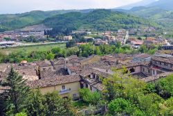 Le antiche case del centro storico di Montorio al Vomano, borgo dell'Abruzzo- © Svetlana Jafarova / Shutterstock.com 