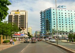 Il centro di Dar es Salaam, Tanzania - Strade, architettura e traffico nel cuore di questa grande città della Tanzania © Svetlana Arapova / Shutterstock.com