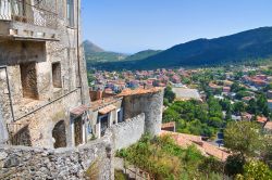 La salita ai ruderi del castello di Morano Calabro