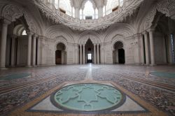 Lo stile moresco del castello di Sammezzano si deve alla volontà dei suoi antichi proprietari, la nobile famiglia Ximenes d'Aragona - foto © Marat Dupri / Shutterstock.com