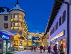 
	Il centro di Sankt Anton am Arlberg fotografato in pieno inverno - ©  Boris-B / Shutterstock.com

