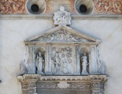 Un dettaglio della facciata del Santuario della Madonna di Tirano in Lombardia