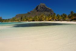 La spiaggia di Le Morne Brabant: il lusso a portata ...