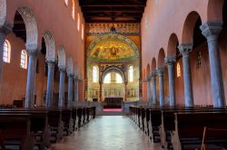 Interno della Basilica Eufrasiana di Porec, Croazia. E' il più prezioso monumento dell'arte di Parenzo: fu costruita sulle fondamenta di una precedente basilica a tre navate attorno ...