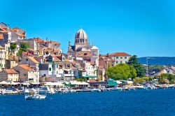 Sibenik è una delle più belle città della Dalmazia. Il suo centro storico racchiude diversi edifici considerati Patrimonio dell'Umanità dall'UNESCO.