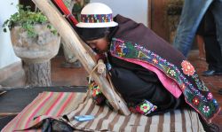 Una signora indigena a Sucre, città di 300.000 abitanti e capitale della Bolivia - foto © Free Wind 2014 / Shutterstock
