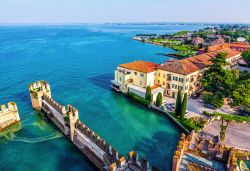 Sirmione e il Lago di Garda, Lombardia. Per raggiungere ...