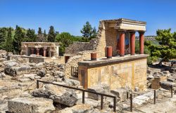 Sito archeologico del palazzo di Cnosso a Heraklion, Creta - Considerato il più grande testimone della civiltà minoica, gli scavi archeologici al palazzo di Cnosso, nei pressi ...