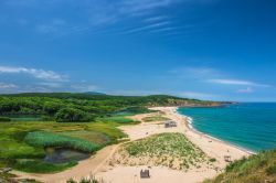 Situata alla foce del fiume Veleka Sinemorets è una meta turistica della Bulgaria, al confine con la Turchia