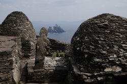 Skellig Michael l'isola Patrimonio UNESCO si trova ad ovest dell'Irlanda. Si noti Little Skelling sullo sfondo