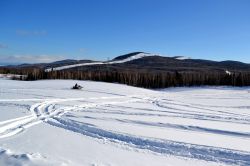Ski-doo, Quebec: una delle esperienze più divertenti di una vacanza invernale in Québec è quella di noleggiare uno ski-doo e partire alla volta dei sentieri in mezzo ai ...
