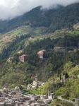 Sondrio, il centro e il sanatorio sulle montagne della Valtellina (Lomabardia)