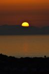 Spettacolare tramonto sulla costa nord della Sicilia: siamo a Lascari . - © Chris Dukes / Shutterstock.com