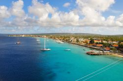Spiaggia da favola nella zona di Kralendijk: siamo sull'isola di Bonaire negli ex Caraibi Olandesi  - © Rene Sputh / Shutterstock.com
