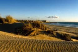 Spiaggia a Scicli: la costa sabbiosa della Sicilia sud-occidentale