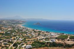 Il villaggio di Kefalos sull'isola di Kos, Grecia: Cefalo è la città più occidentale di Kos. Sorge su un'altura di pietra, dominata dall'imponente mulino a vento ...