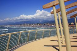 La spiaggia di Lido di Camaiore vista dal molo, Lucca, Toscana.
