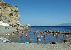 Spiaggia di Therma Isola di Kos, famosa per le sue sorgenti termali - © wikipedia