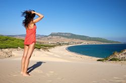 Spiaggia di sabbia a Bolonia, Spagna. A circa ...