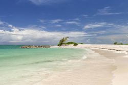 Spiaggia tropicale nei pressi di Juan Dolio in Repubblica Dominicana