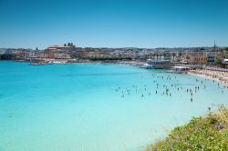 La spiaggia urbana di Otranto, la punta orientale della penisola italiana