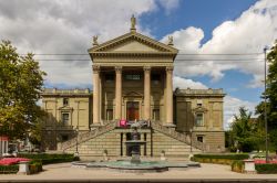 Lo Stadthaus Government Building di Winterthur, Svizzera. A progettare l'edificio che accoglie il governo cittadino fu Gottfried Semper, architetto tedesco che si orientò ai modelli ...