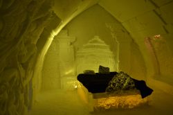 Hotel de Glace, Ville de Quebec: un'autentica opera d'arte che ogni anno in inverno viene ricostruita da zero con caratteristiche diverse, prima che la primavera sciolga tutto fino ...