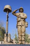 Statua al Soldato Americano all'Enduring Freedom Memorial di Phoenix: si trova vicino al Campidoglio della città (Arizona).



