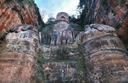 Statua del Buddha Gigante a Leshan, Cina.
