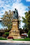 La statua dedicata a San Nilo a Grottaferrata si trova non distante dalla chiesa di Santa Maria - © nomadFra / Shutterstock.com