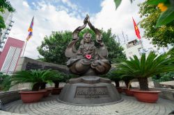 L’11 giugno 1963 una foto sconvolse il mondo: ritraeva il monaco buddhista Thich Quảng Đức mentre si immolava a Saigon per protesta contro l’amministrazione del ...