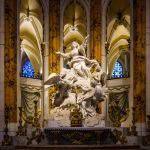 La statua dell'Assunzione della Vergine di Charles-Antoine Bridan nella cattedrale di Chartres, Francia - © Thomas Dutour / Shutterstock.com